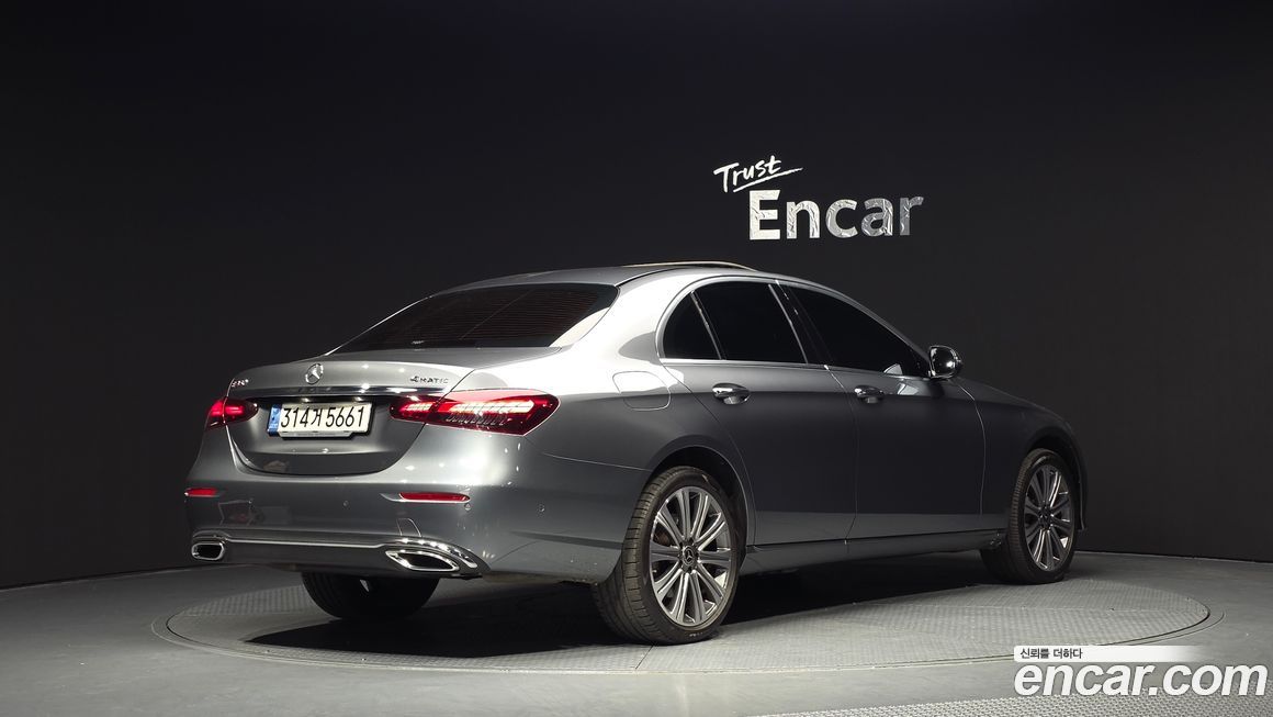 Mercedes-Benz E-Class 2023