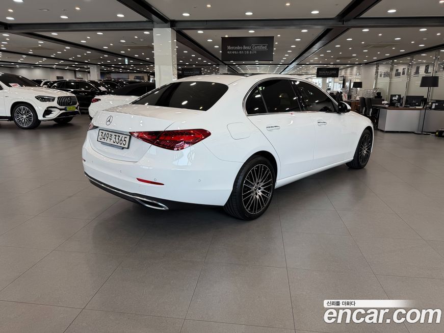 Mercedes-Benz C-Class 2024