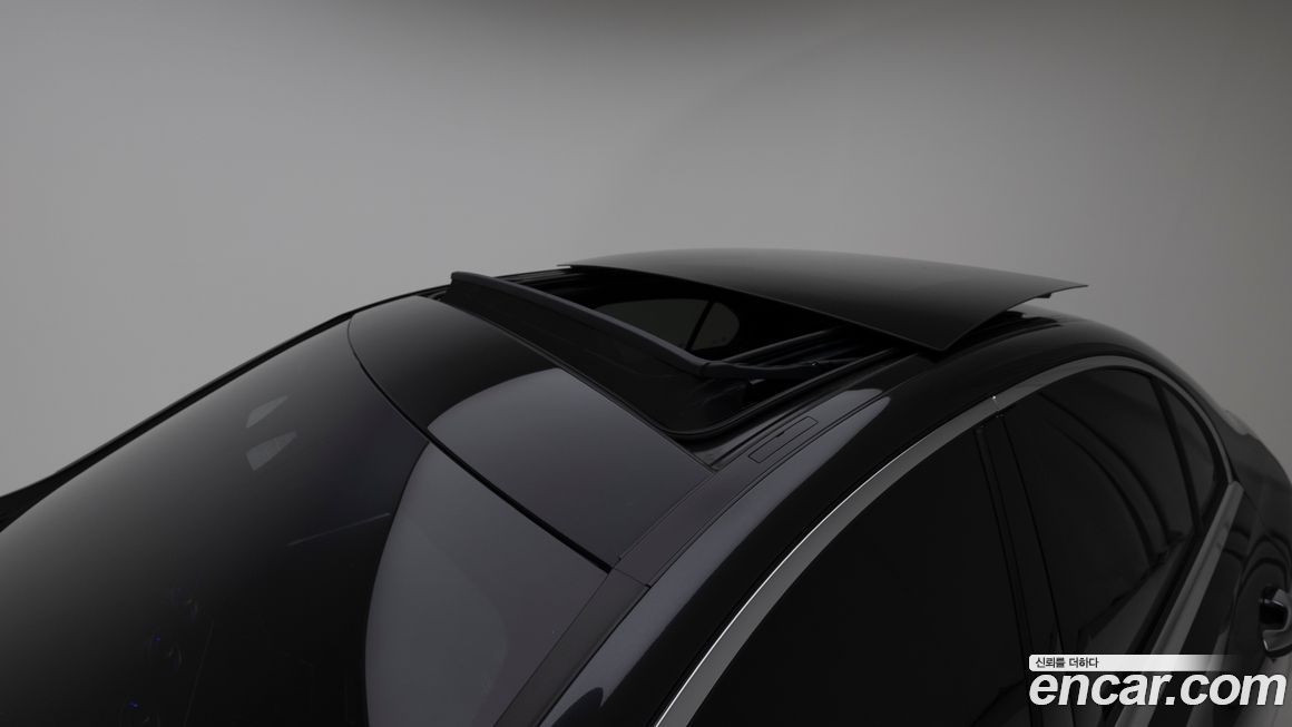 Mercedes-Benz C-Class 2023