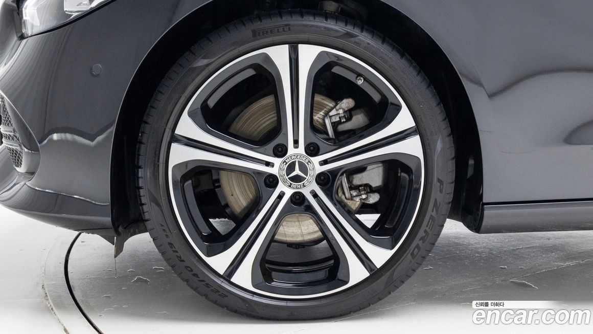 Mercedes-Benz C-Class 2023