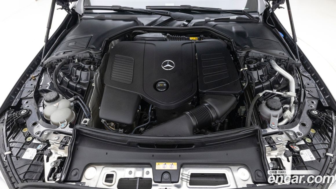 Mercedes-Benz C-Class 2023