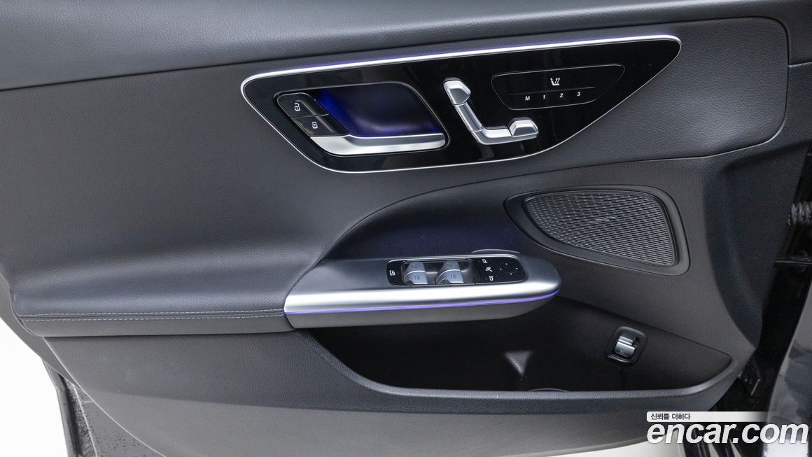 Mercedes-Benz C-Class 2023