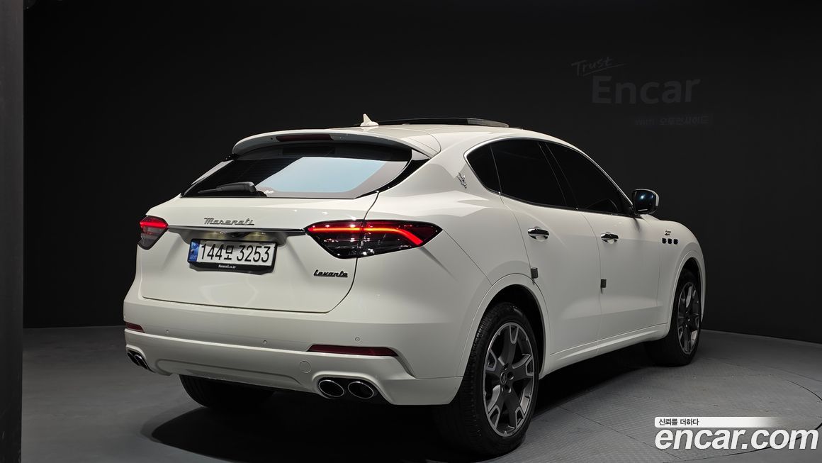 Maserati Levante 2022