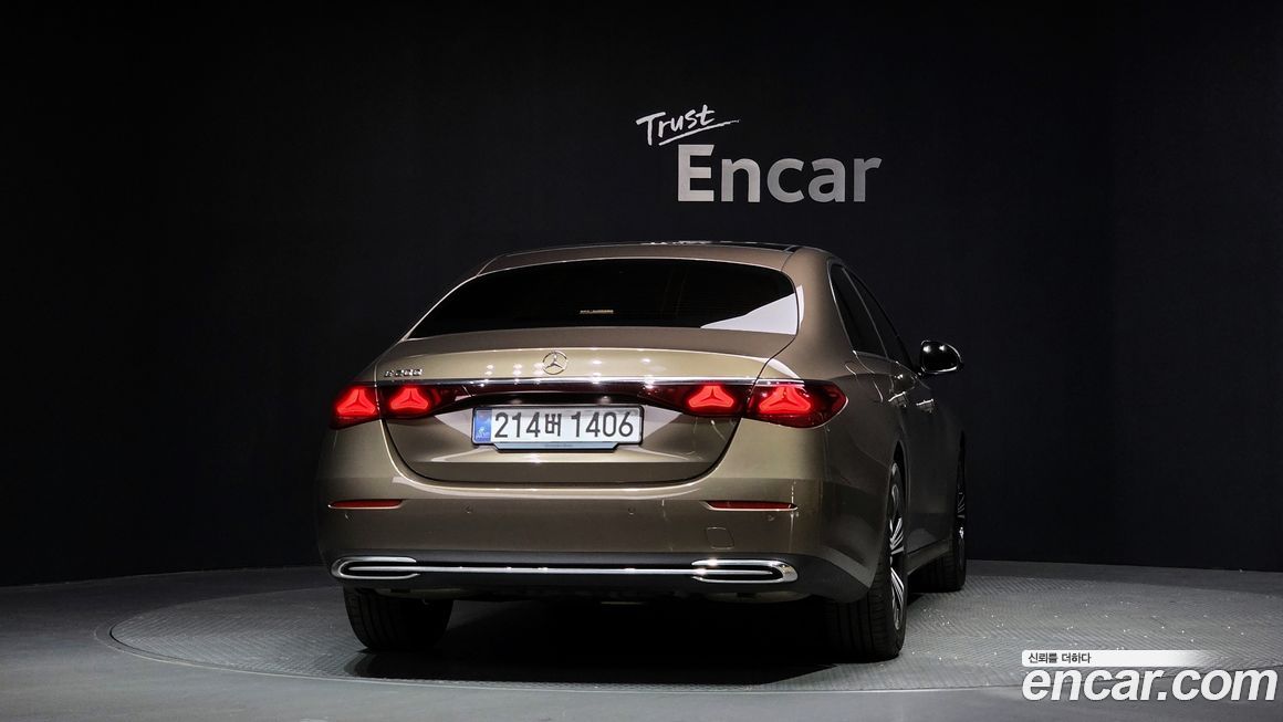 Mercedes-Benz E-Class 2025