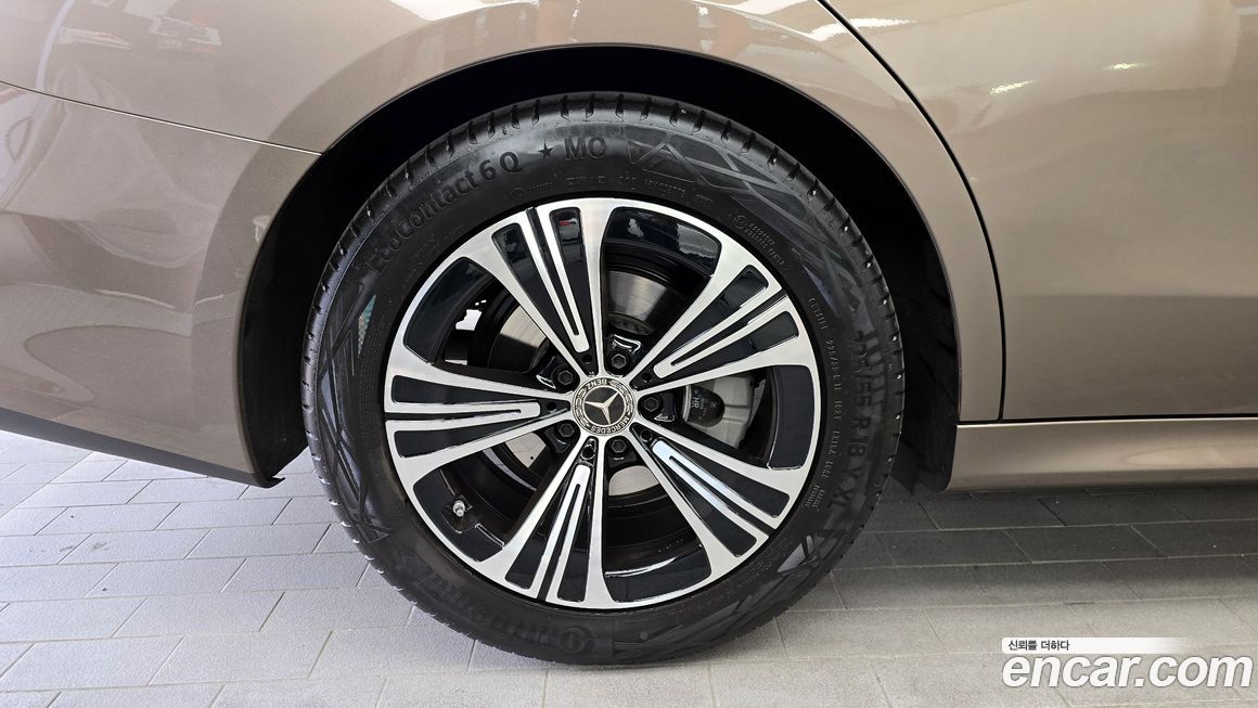 Mercedes-Benz E-Class 2025