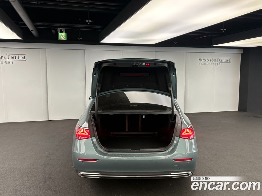 Mercedes-Benz E-Class 2025