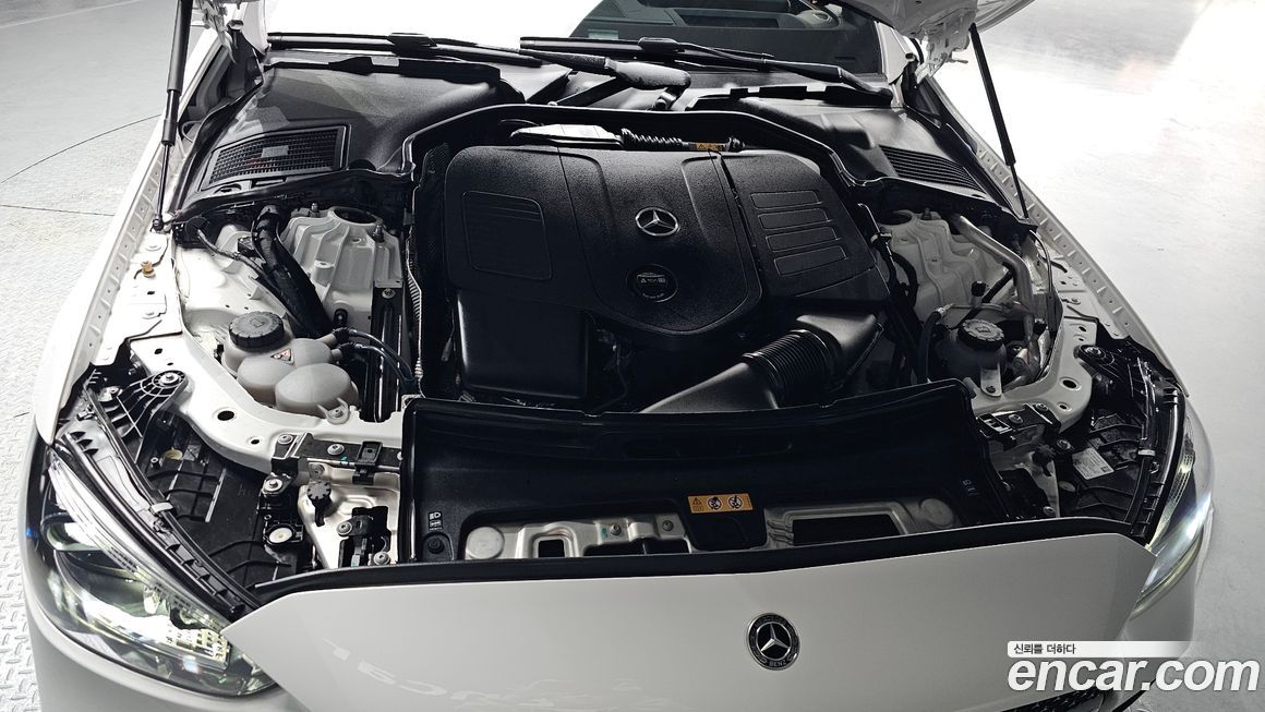 Mercedes-Benz C-Class 2023