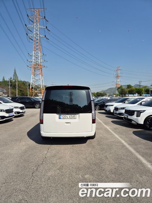 Hyundai Staria 2025