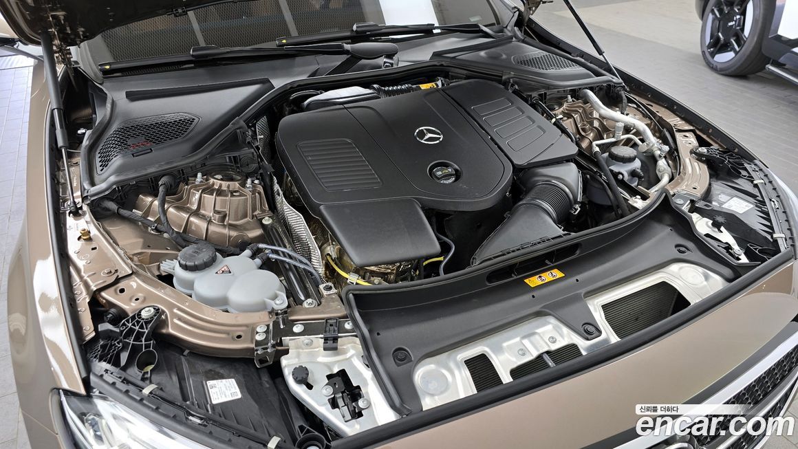 Mercedes-Benz E-Class 2025