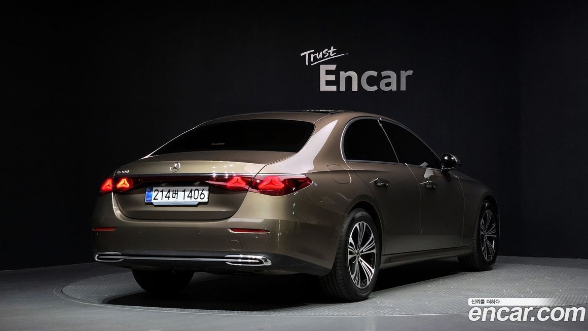 Mercedes-Benz E-Class 2025