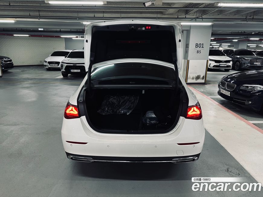 Mercedes-Benz E-Class 2025