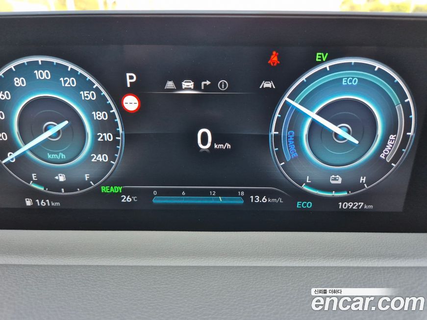 Hyundai Staria 2025