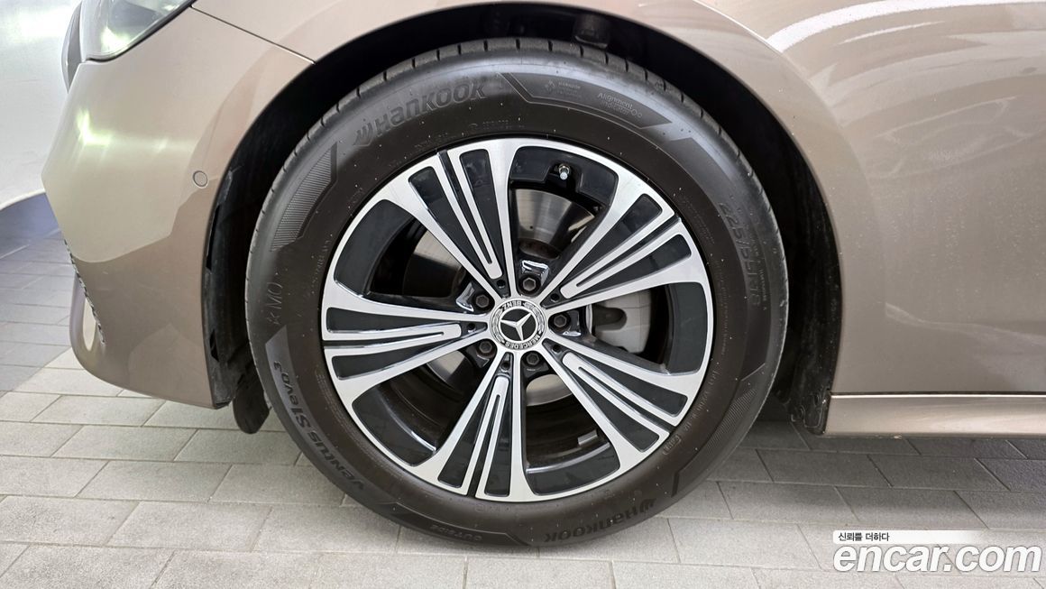 Mercedes-Benz E-Class 2025