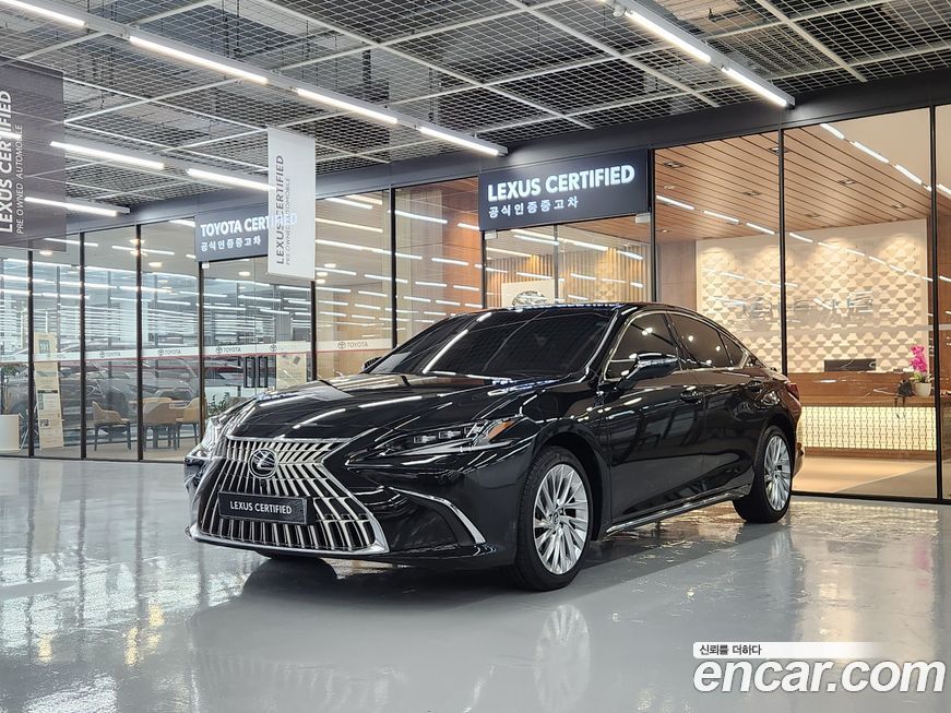 Lexus ES 2026