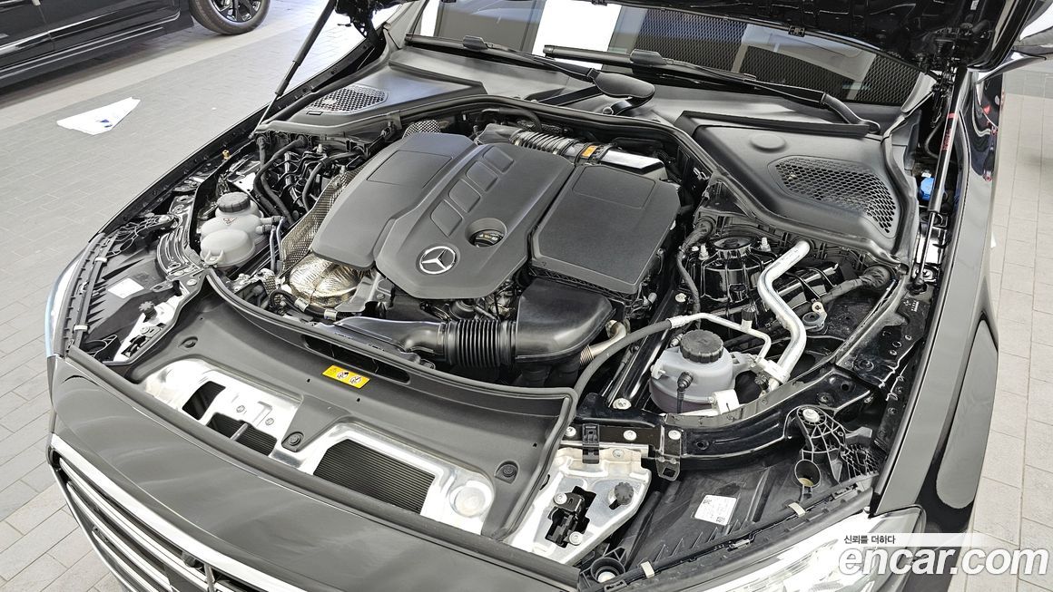 Mercedes-Benz E-Class 2024