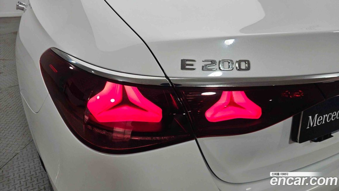 Mercedes-Benz E-Class 2025