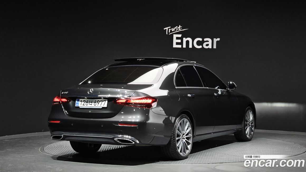 Mercedes-Benz E-Class 2023