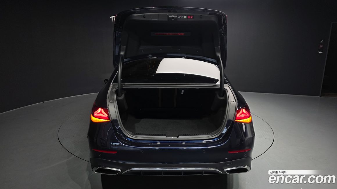 Mercedes-Benz E-Class 2024