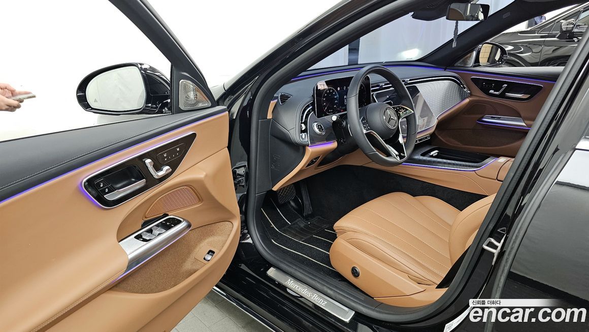 Mercedes-Benz E-Class 2024