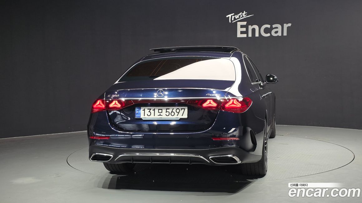 Mercedes-Benz E-Class 2024