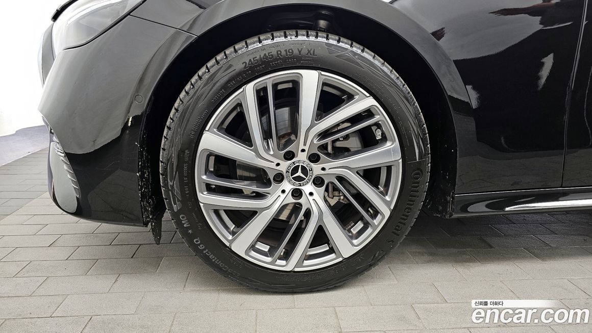 Mercedes-Benz E-Class 2024