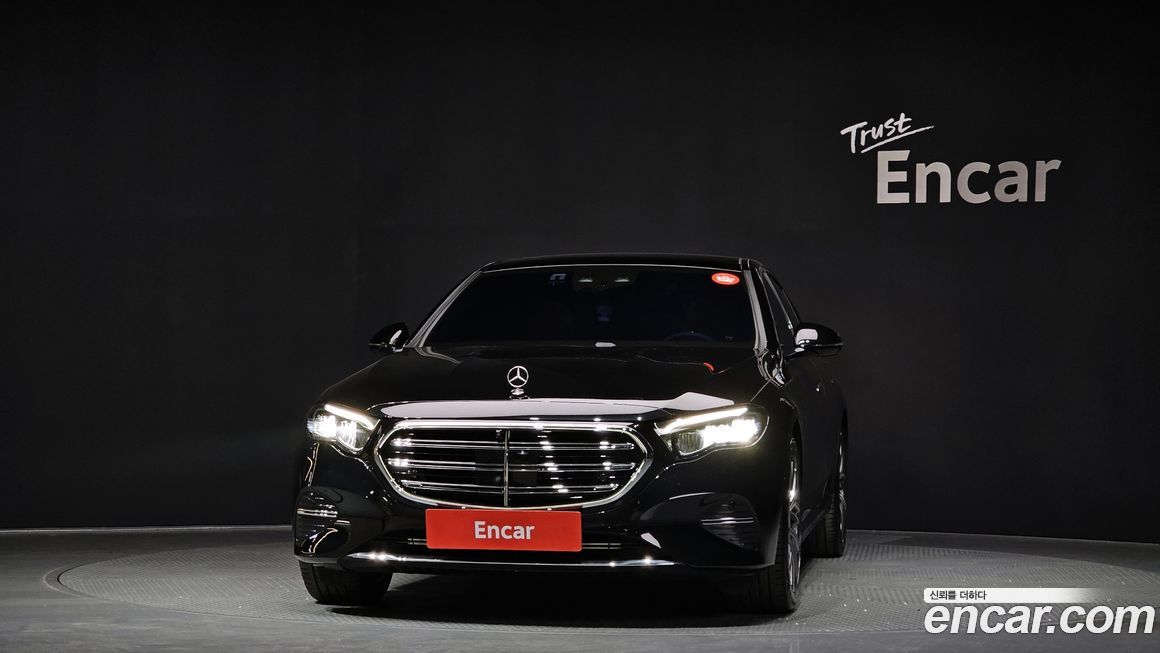 Mercedes-Benz E-Class 2024