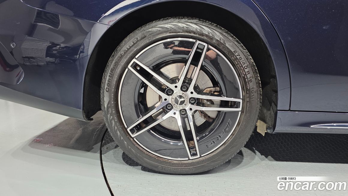 Mercedes-Benz E-Class 2024