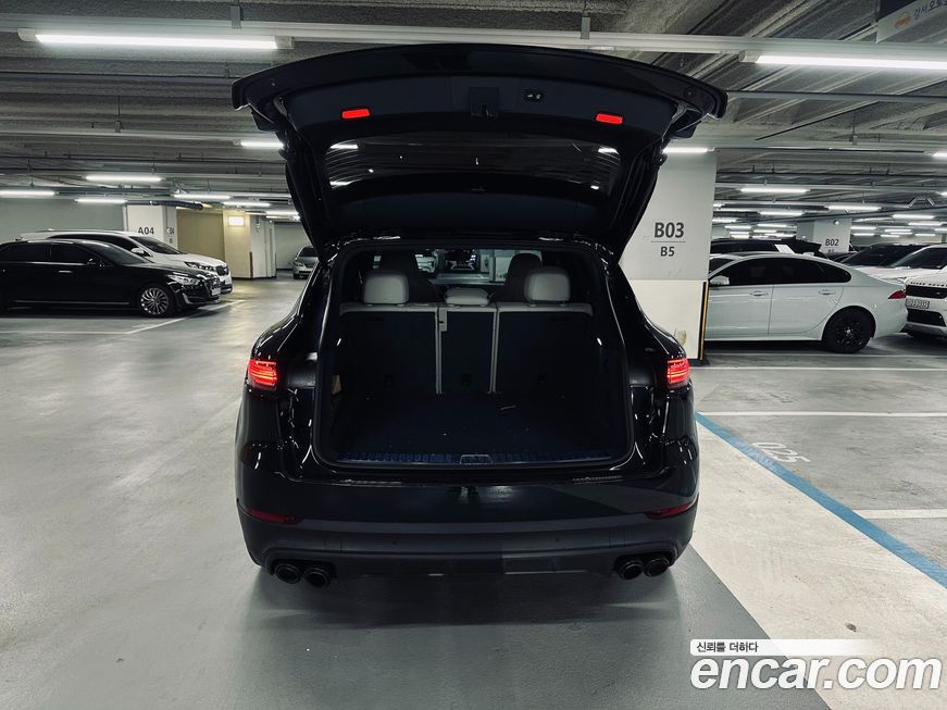 Porsche Cayenne 2021