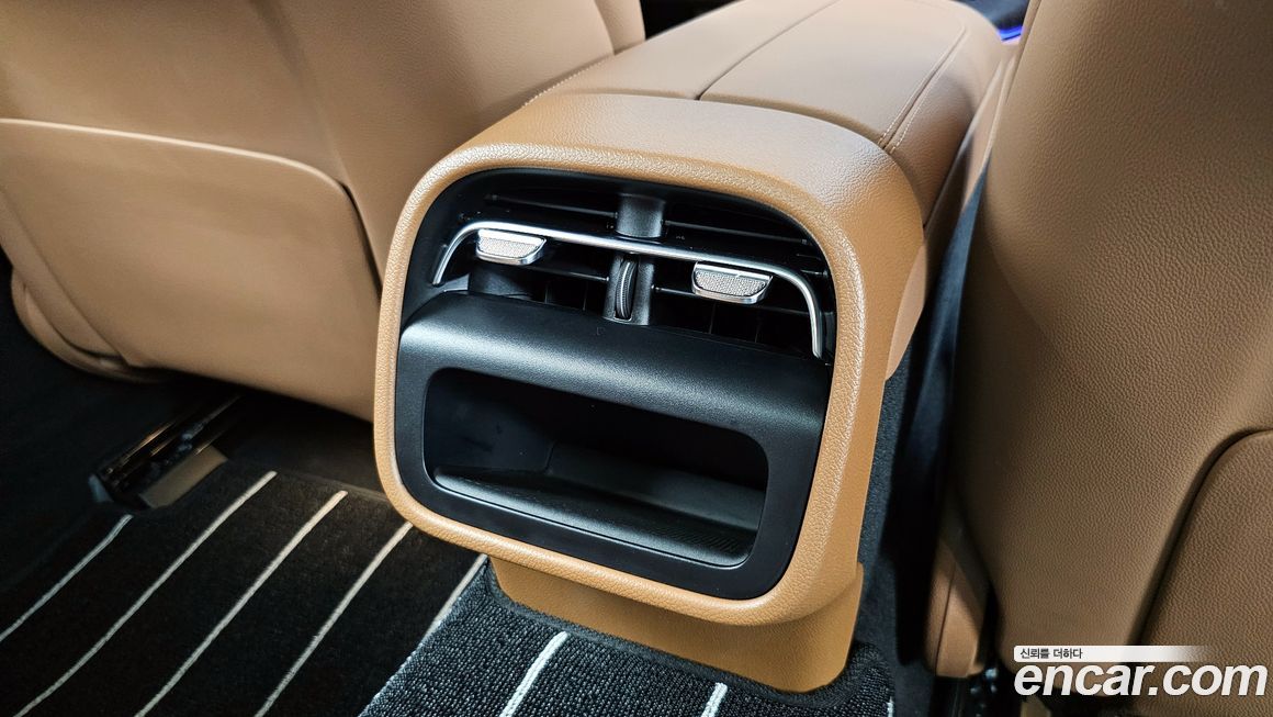 Mercedes-Benz E-Class 2024