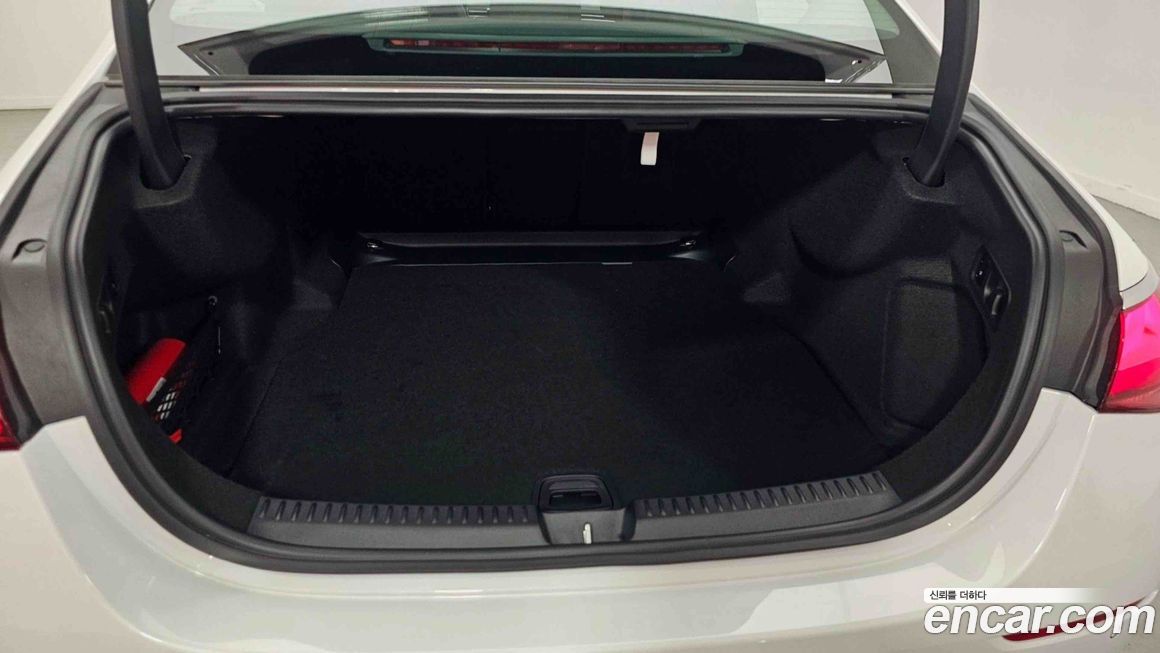 Mercedes-Benz E-Class 2025