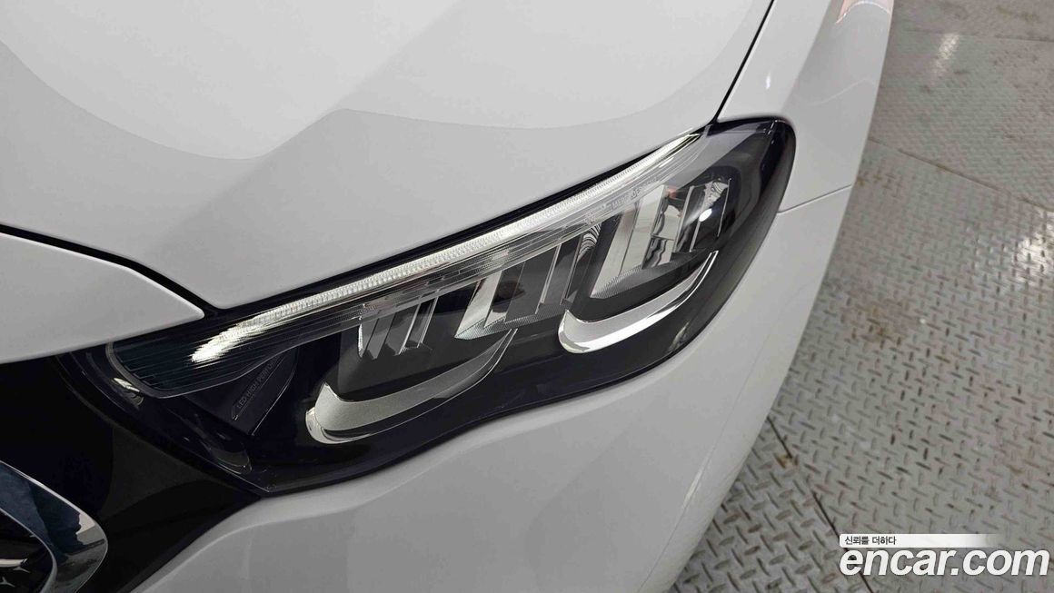 Mercedes-Benz E-Class 2025