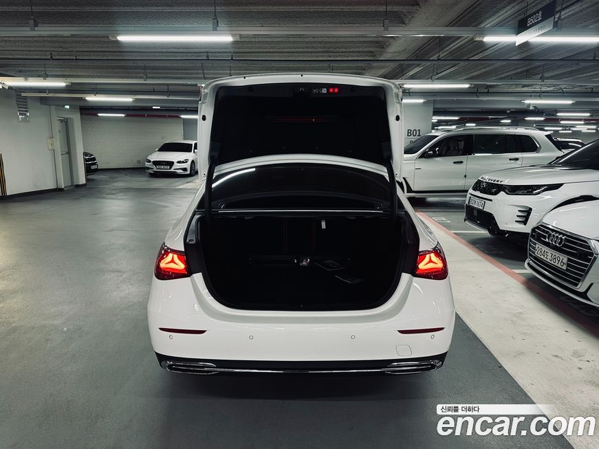 Mercedes-Benz E-Class 2024