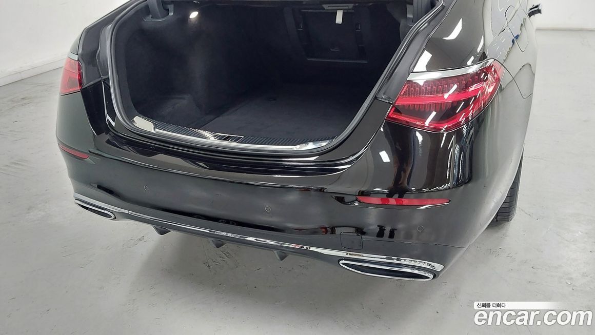 Mercedes-Benz S-Class 2021