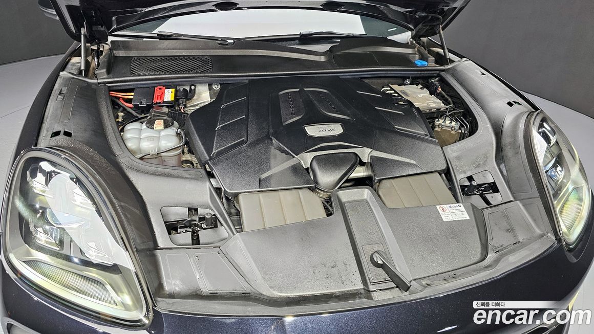 Porsche Cayenne 2021