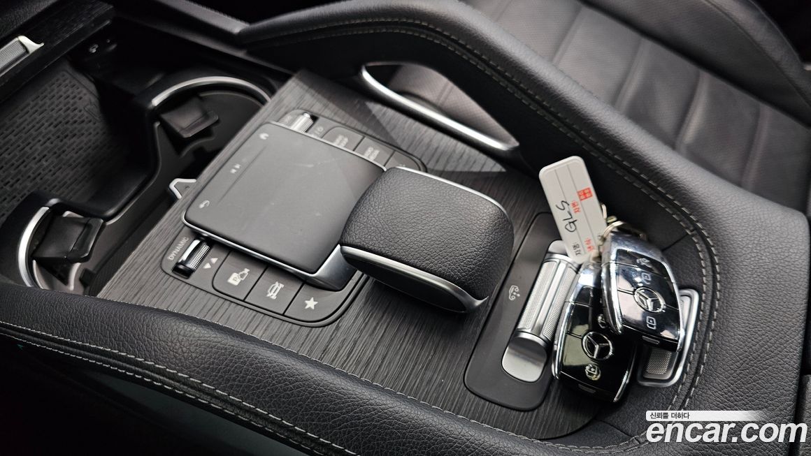 Mercedes-Benz GLS-Class 2023