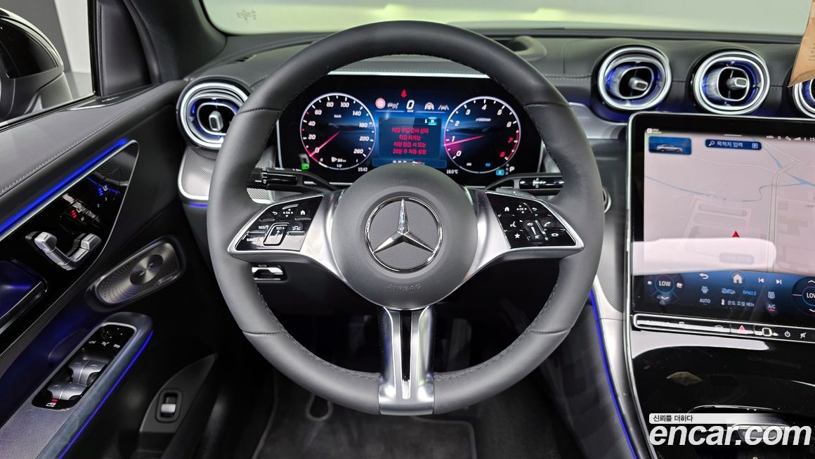 Mercedes-Benz GLC-Class 2025