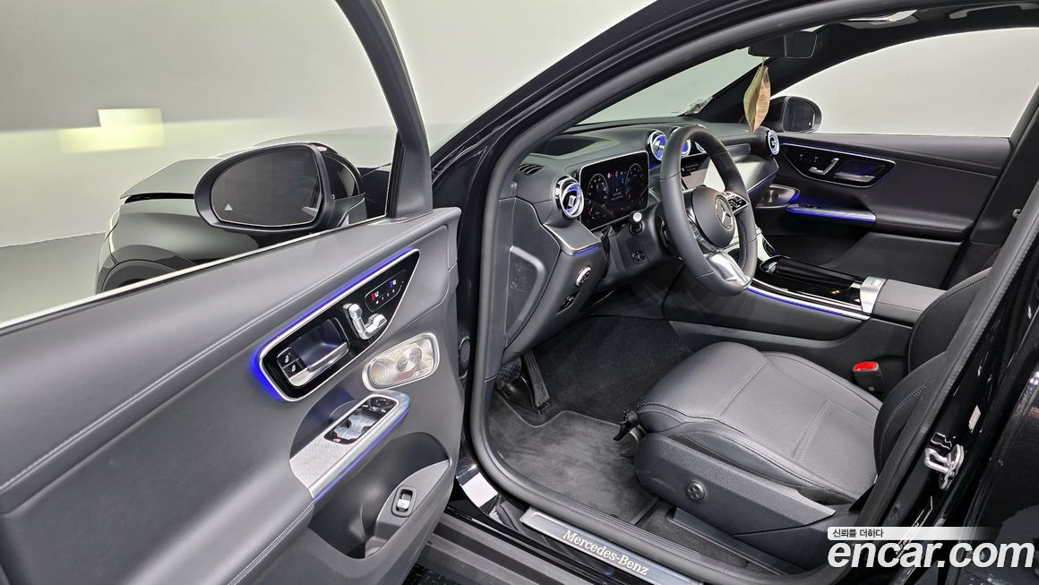 Mercedes-Benz GLC-Class 2025