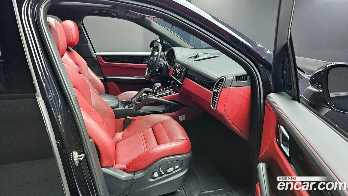 Porsche Cayenne 2021