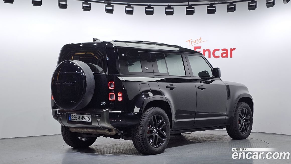 Land Rover Defender 2023