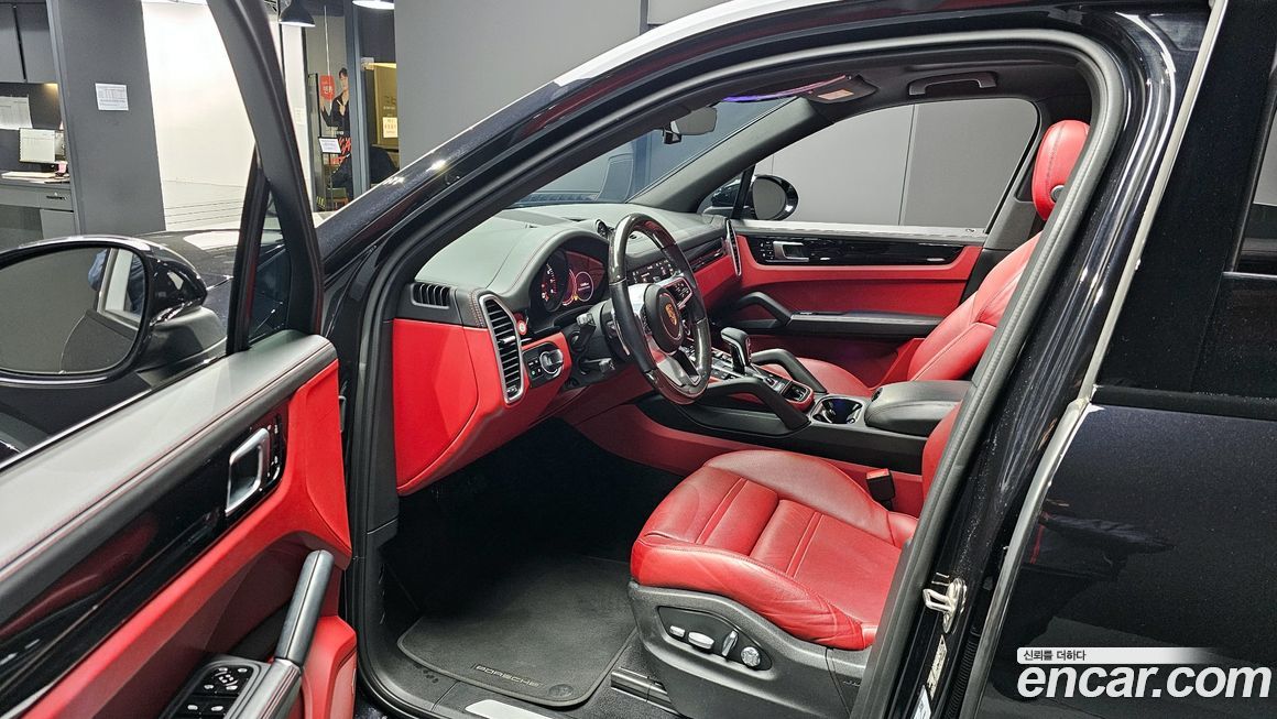 Porsche Cayenne 2021