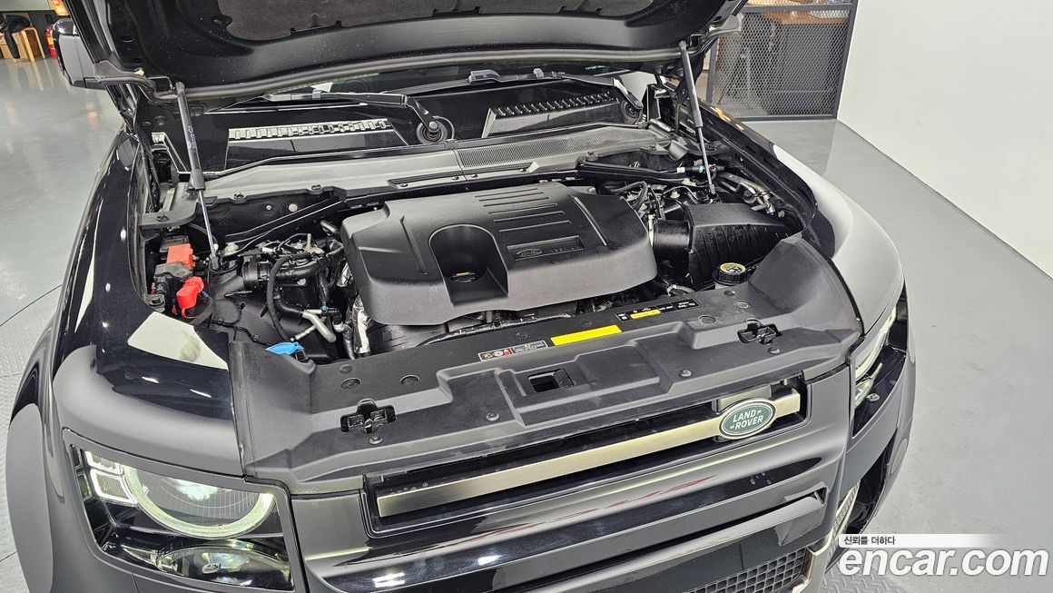 Land Rover Defender 2023