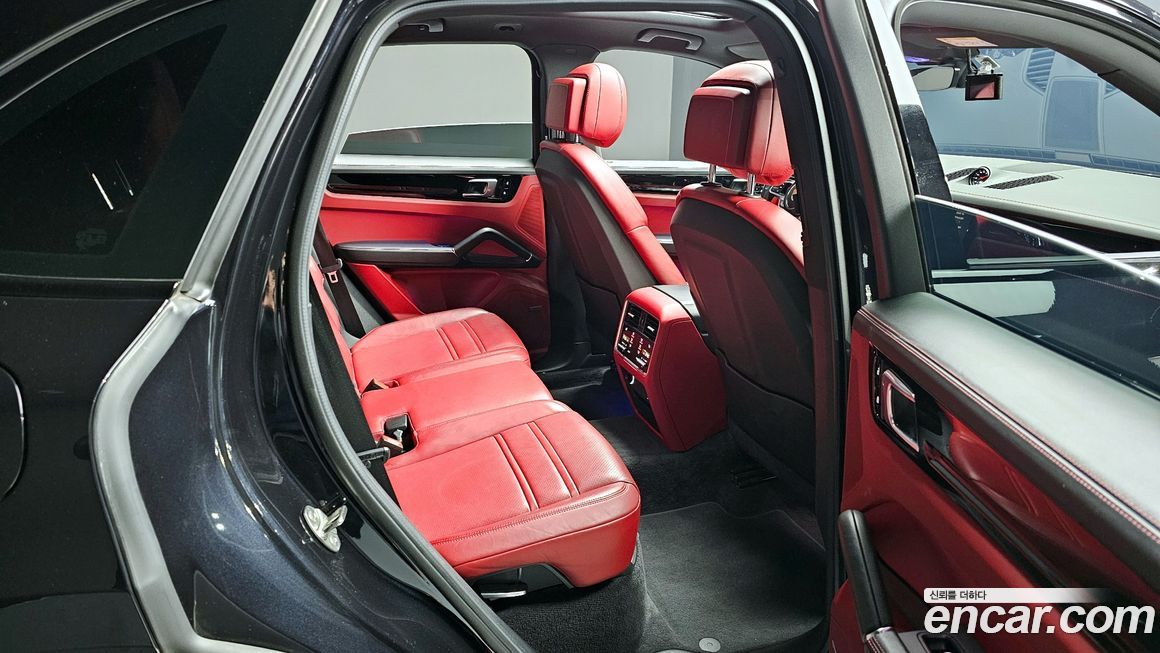 Porsche Cayenne 2021