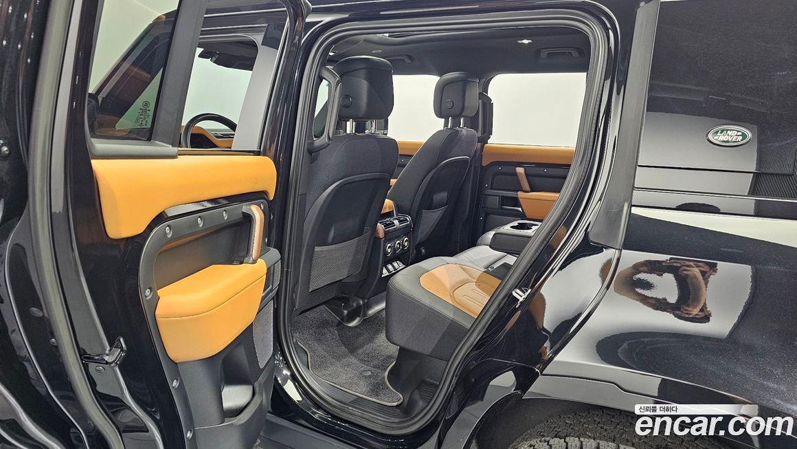 Land Rover Defender 2023