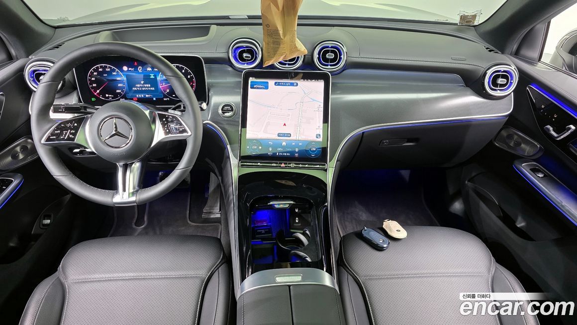 Mercedes-Benz GLC-Class 2025