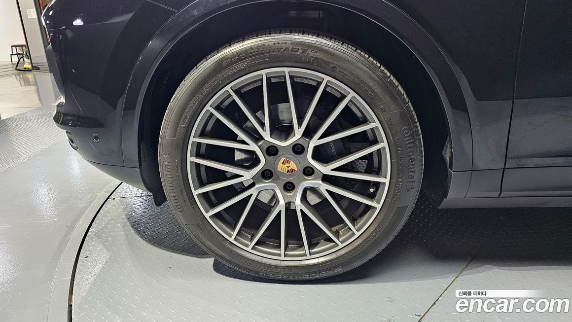 Porsche Cayenne 2021