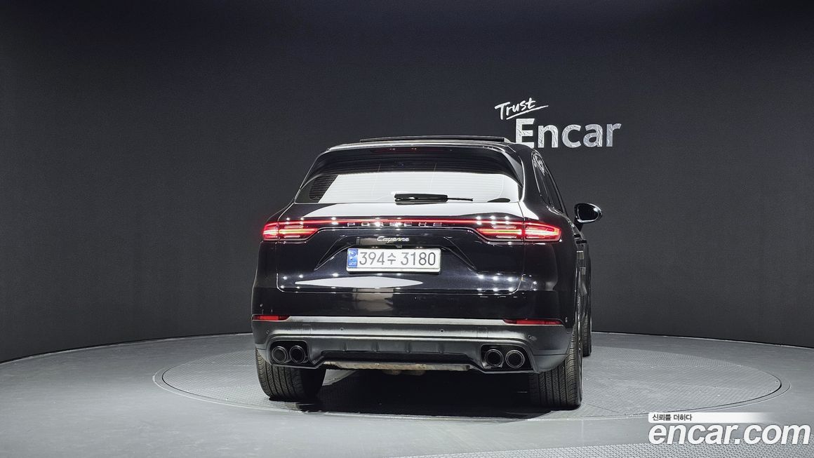 Porsche Cayenne 2021