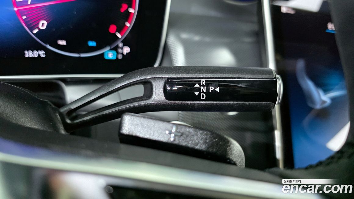 Mercedes-Benz GLC-Class 2025