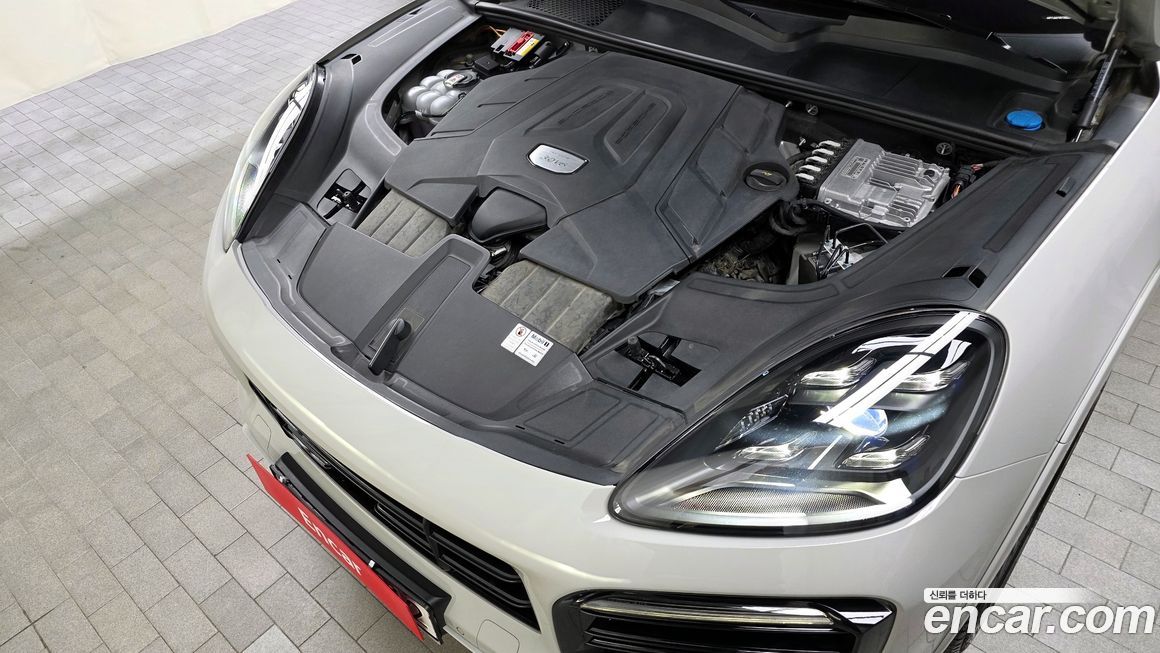 Porsche Cayenne 2022