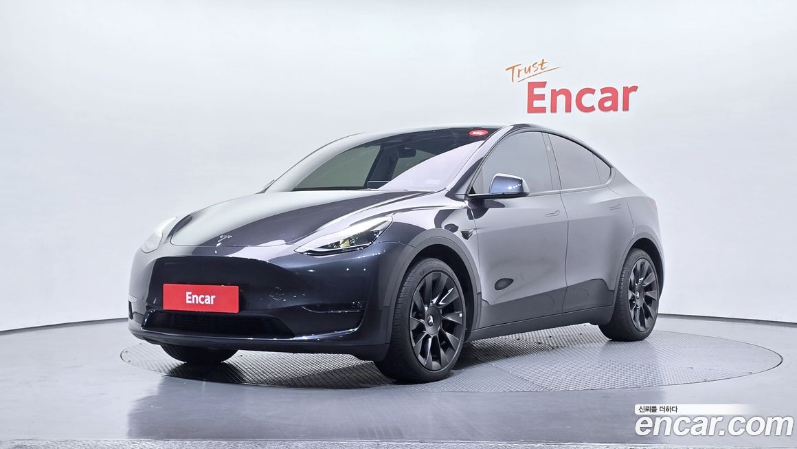 Tesla Model Y 2024