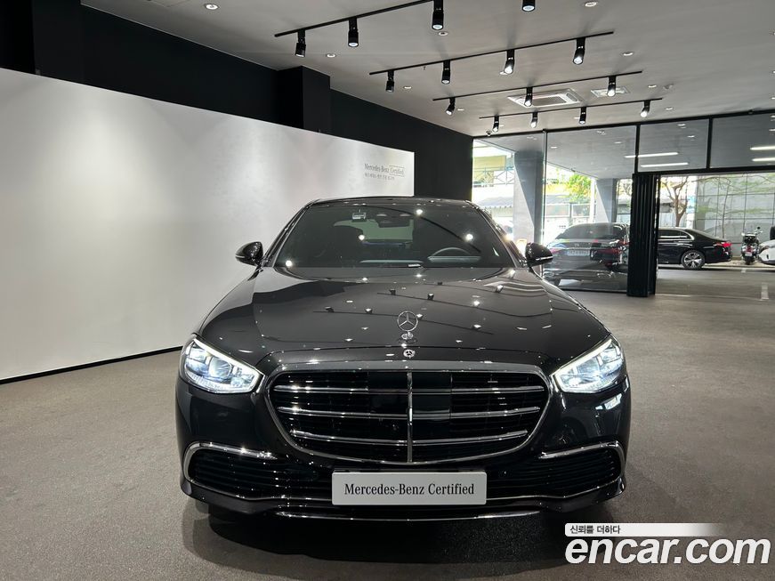 Mercedes-Benz S-Class 2025